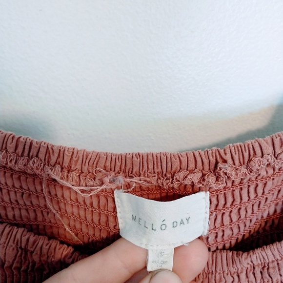 Vici Mello day MATTEA SMOCKED POCKETED JUMPSUIT - SIENNA. Size medium.  The stra - Picture 4 of 6